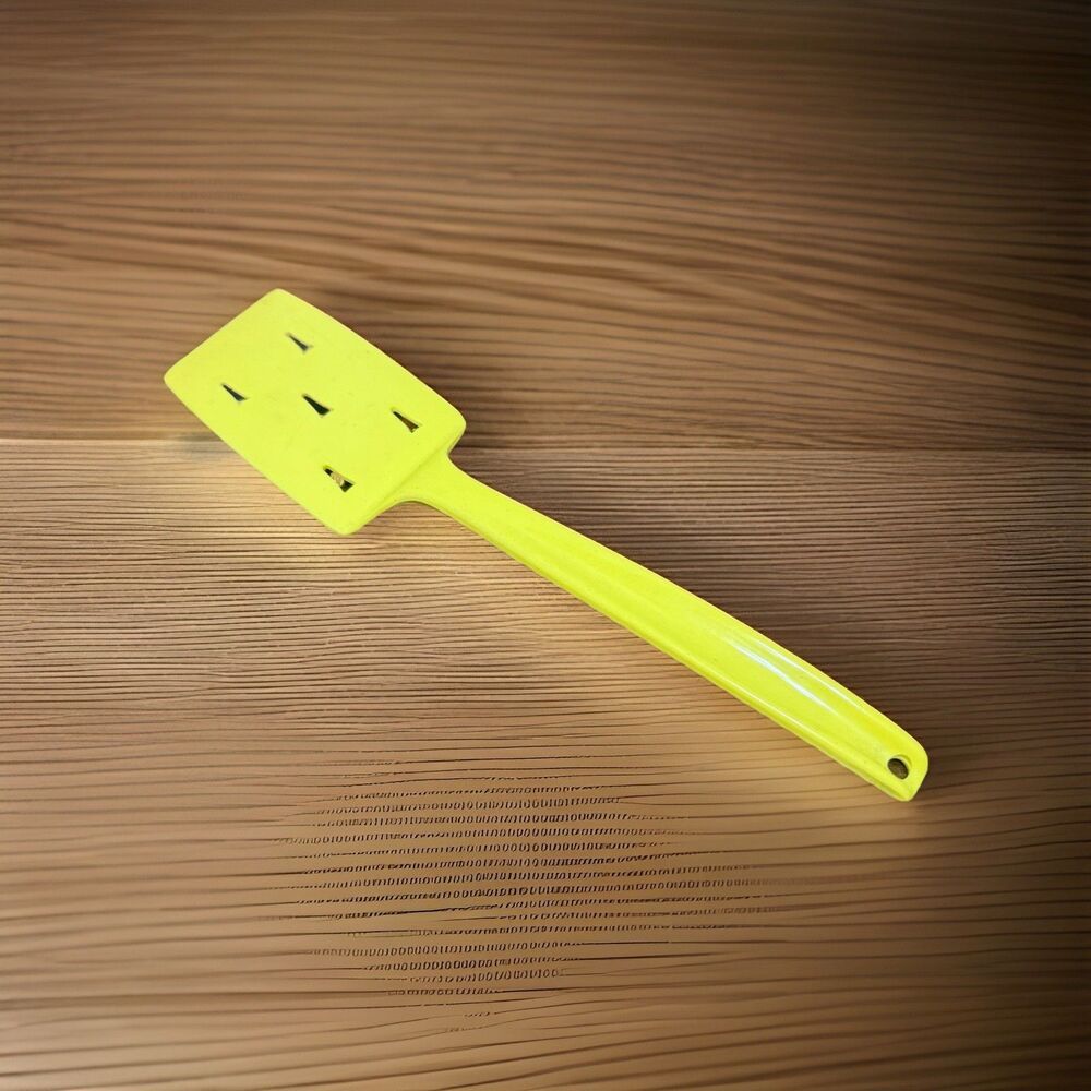 Yellow Plastic Spatula VIP SALES made In USA Retro Kitchen Utensil